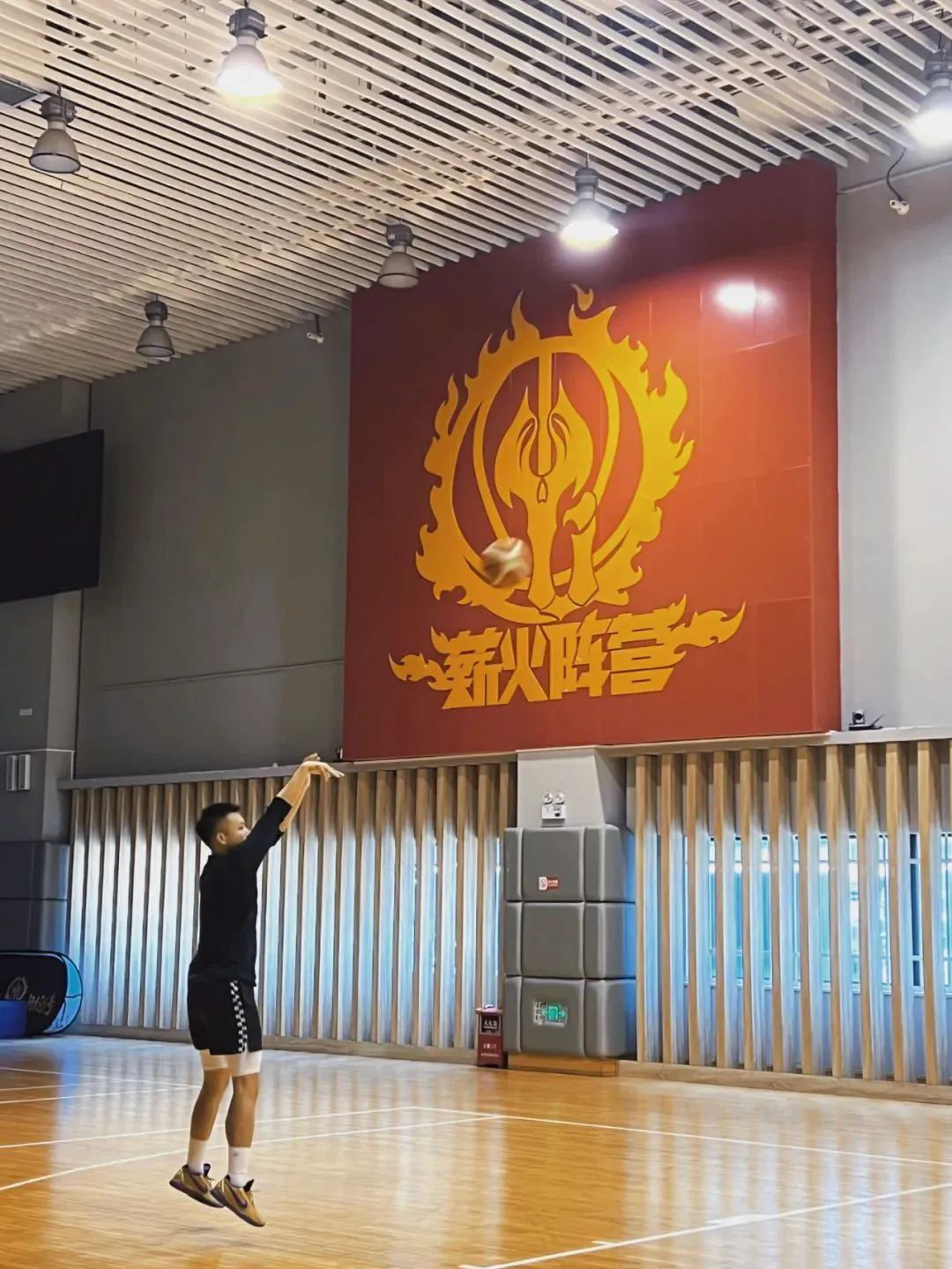 篮球队训练计划一周表_1